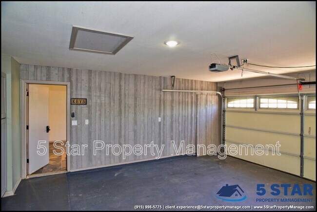Building Photo - 703 Lt Joe Magellanes Rd