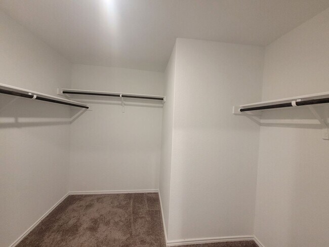 Building Photo - Brand New 4 Bedroom Texas A&M