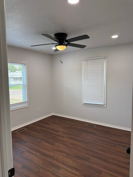 Building Photo - 1408 SW 54th St