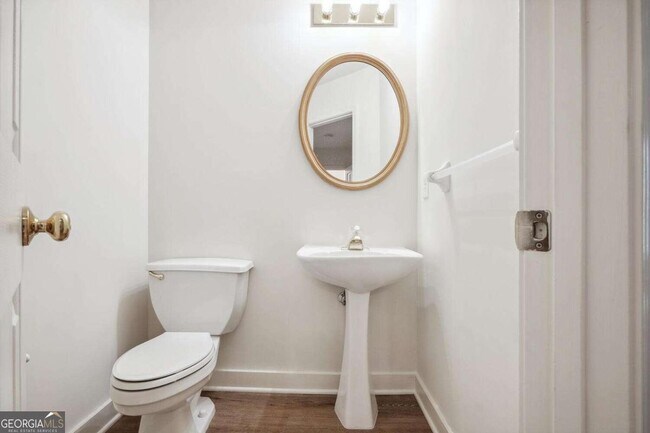 Building Photo - 1118 Sadlers Close