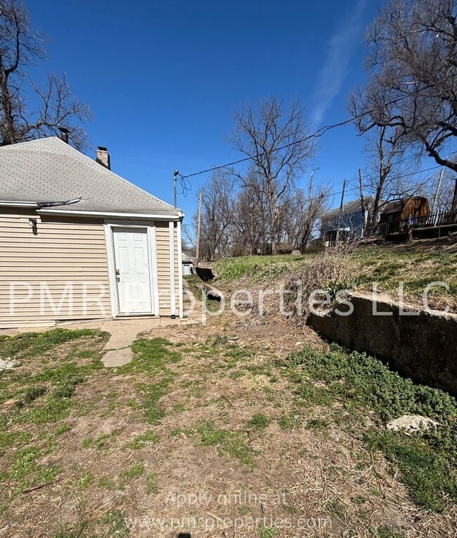 Building Photo - 908 Richardson St