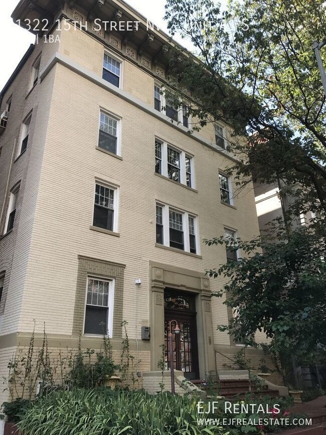 Scandinavian apartment ideas and inspo. - spoak.com - Sun-Filled Scandinavian Penthouse Apartment