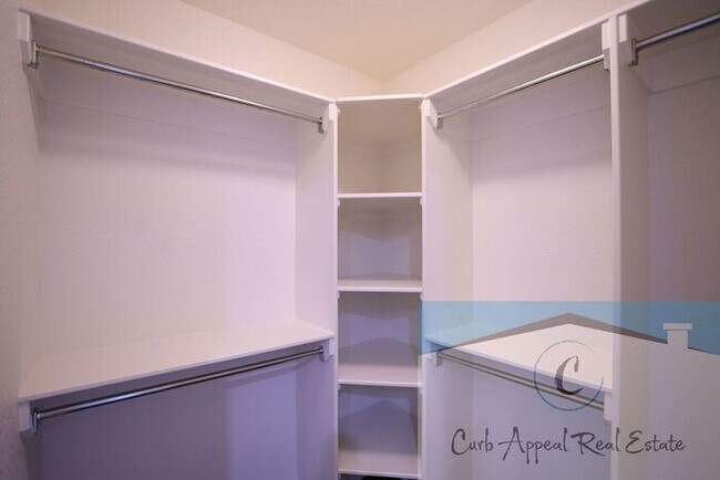 Building Photo - Beautiful, spacious 3 bed / 2 bath recently built home (Nettleton Schools) - fenced back yard!!