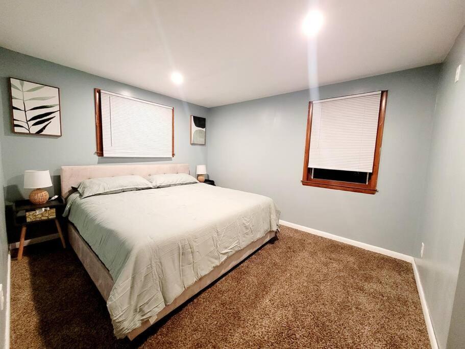 1 King bed - 78 Lemans Dr