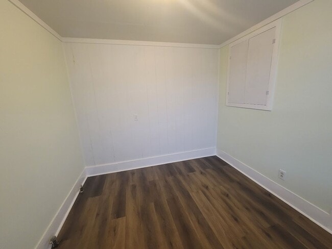 Building Photo - Located within 5 minutes of the Beach and 5 minutes UTMB