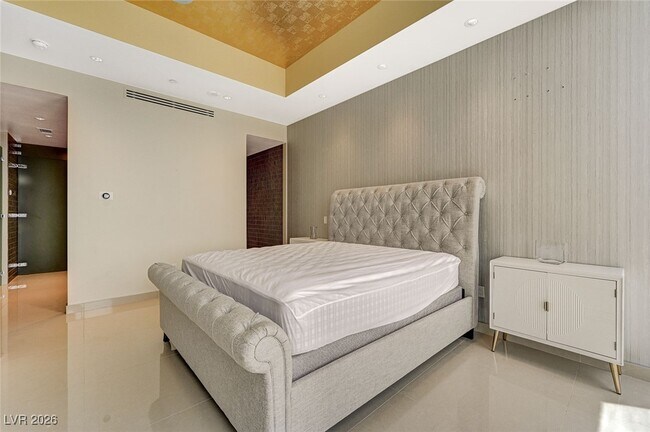 Building Photo - 3750 S Las Vegas Blvd