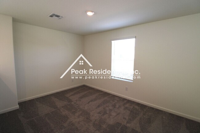 Building Photo - Brand New Rocklin 4bd/3ba House with 2 Car...