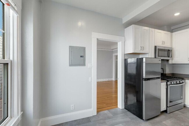 Building Photo - 312 Fillmore St