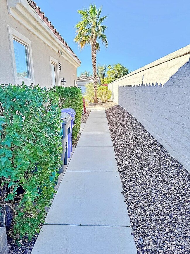 Building Photo - 80372 Camino San Lucas