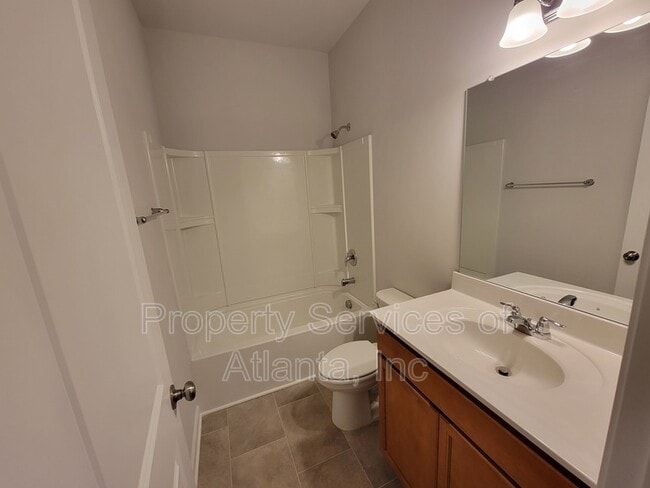 Building Photo - 833 Royal Red Ct