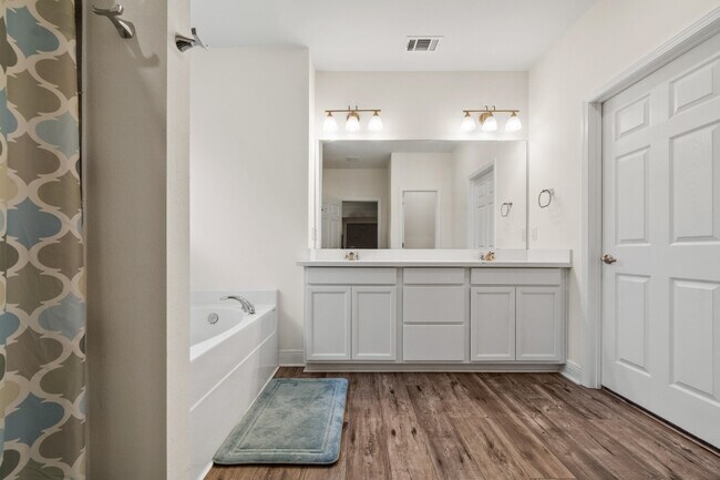 Building Photo - 296 Symphony Way