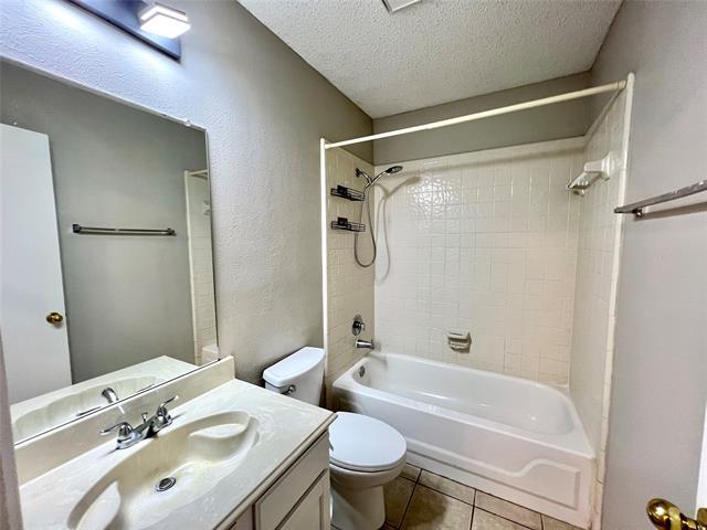 Building Photo - 2735 Wentworth Dr