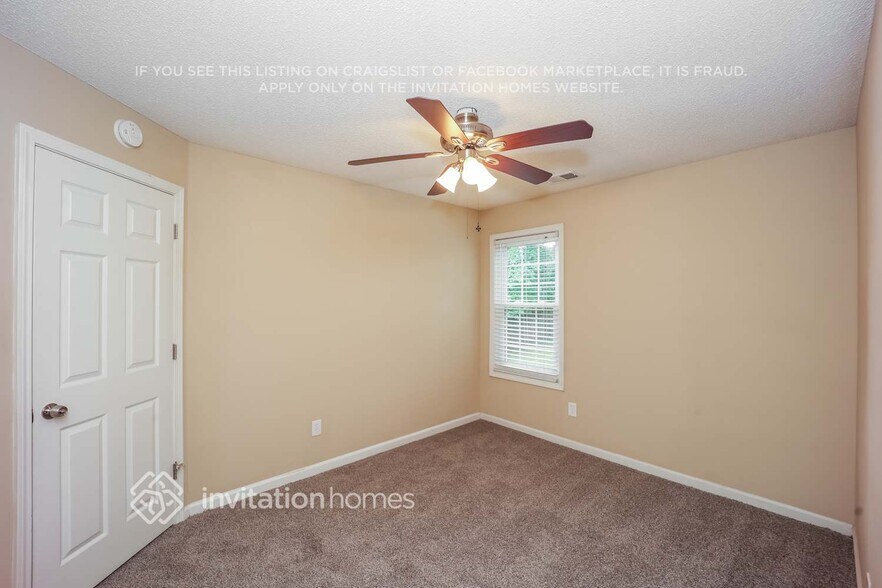 Building Photo - 3007 Andora Dr SW