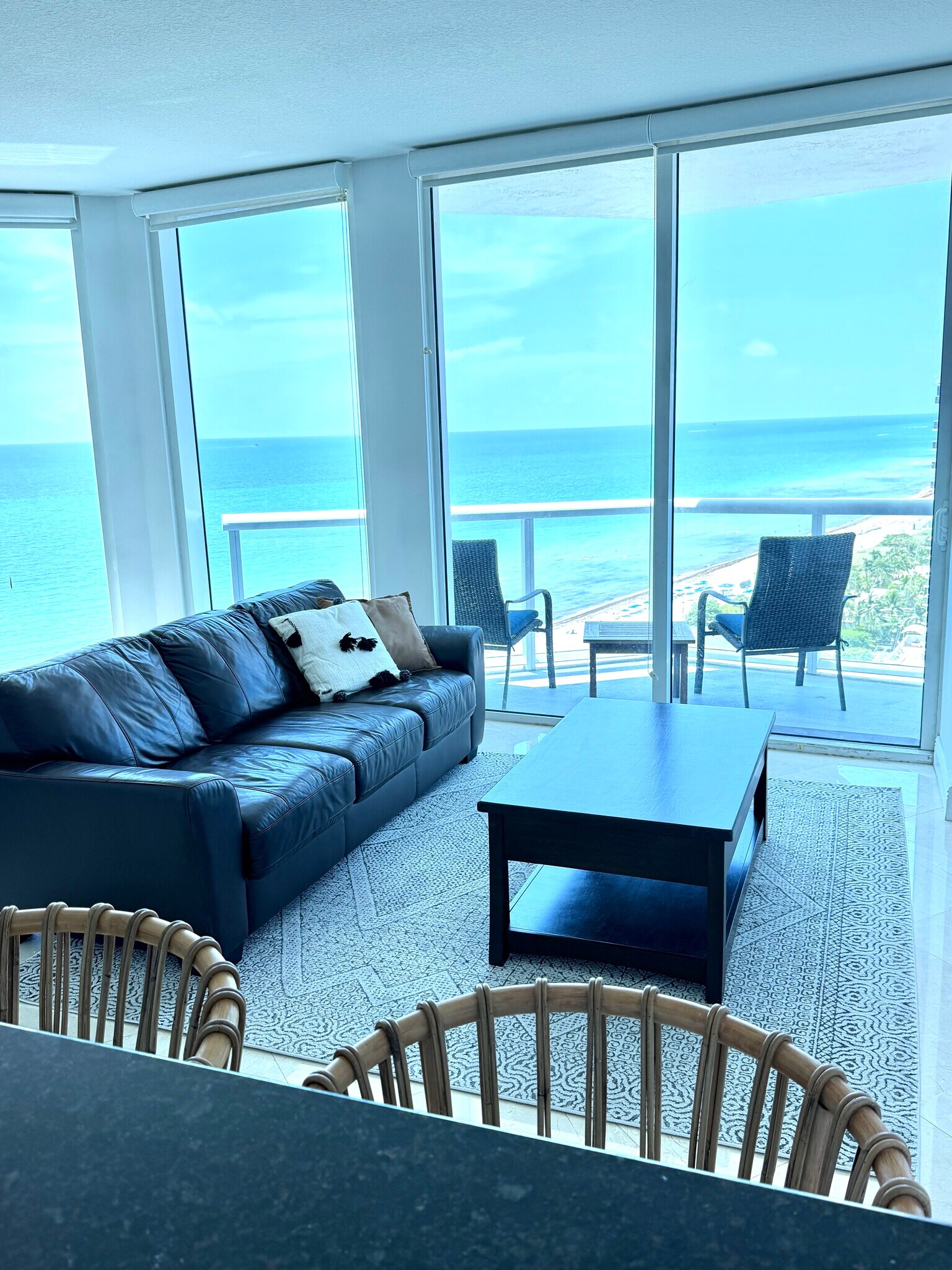 Building Photo - 6515 Collins Ave