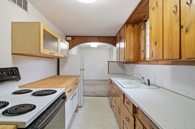 Building Photo - 8131 Veterans Dr SW