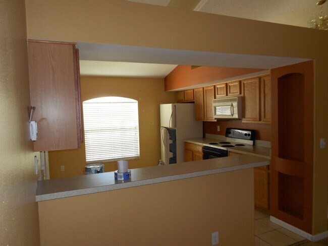 Building Photo - 3/2/2 with home with 1412 living sqft is c...