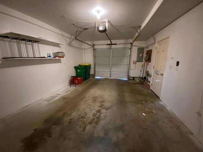 Building Photo - 14290 SW Cougar Ridge Dr