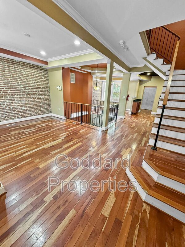 Building Photo - 3527 Reisterstown Rd