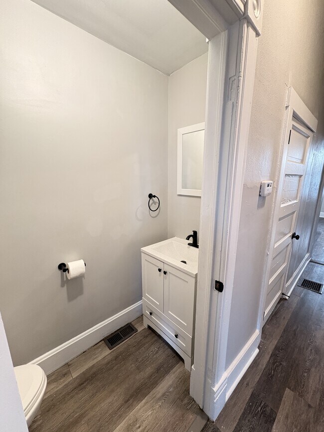 Building Photo - 109 S 13th St