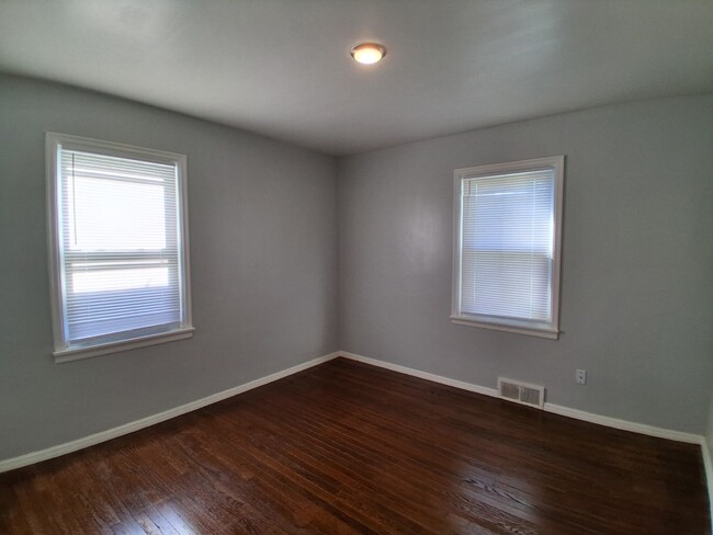 Building Photo - 211 Swisher Ave