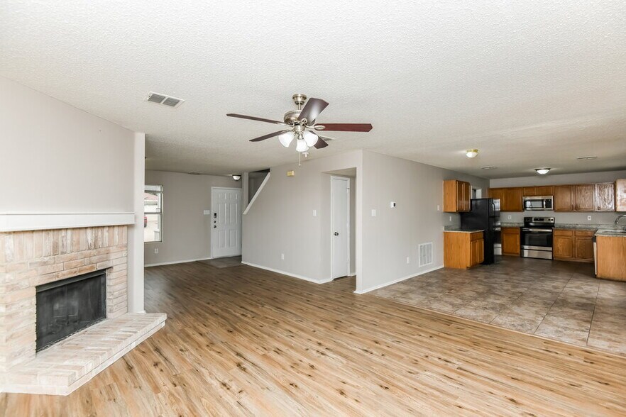 Building Photo - 4329 Meadowknoll Dr