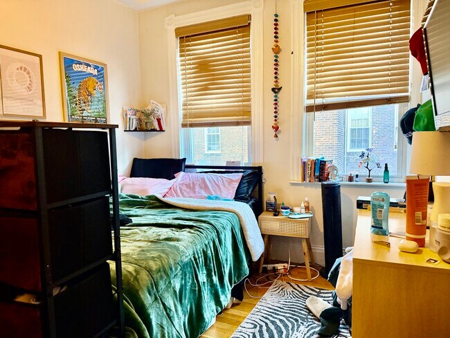 Building Photo - 49 St Germain St