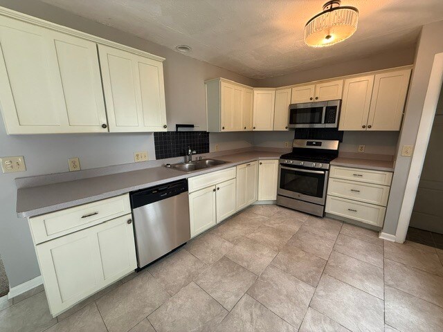 Building Photo - 455 Ridge Dr