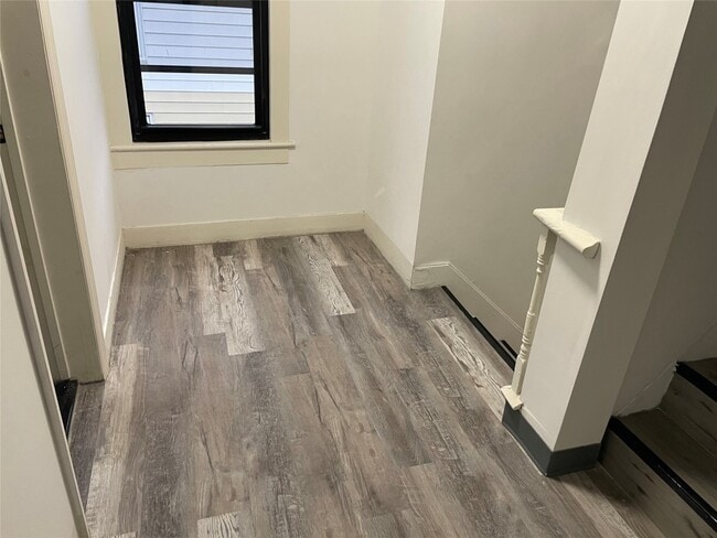 Building Photo - 50 Schubert St