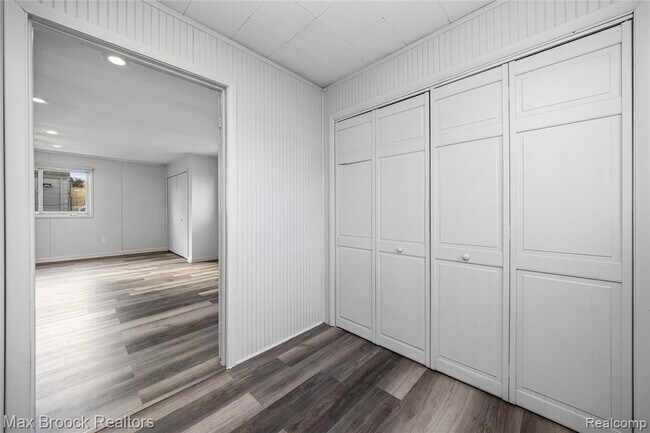 Building Photo - 19217 Birmingham St