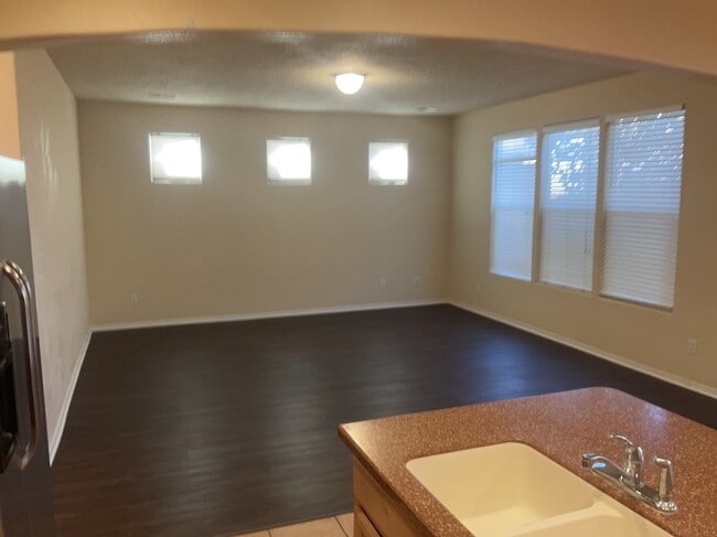 Building Photo - 3635 Buckskin Loop NE