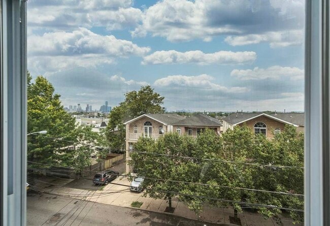 Building Photo - 77 Randolph Ave