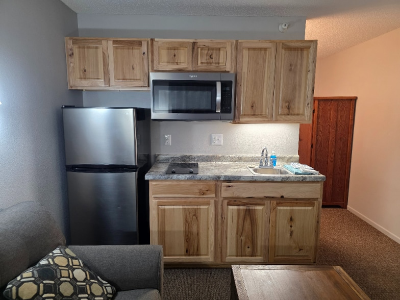 Building Photo - 590 Spruce St