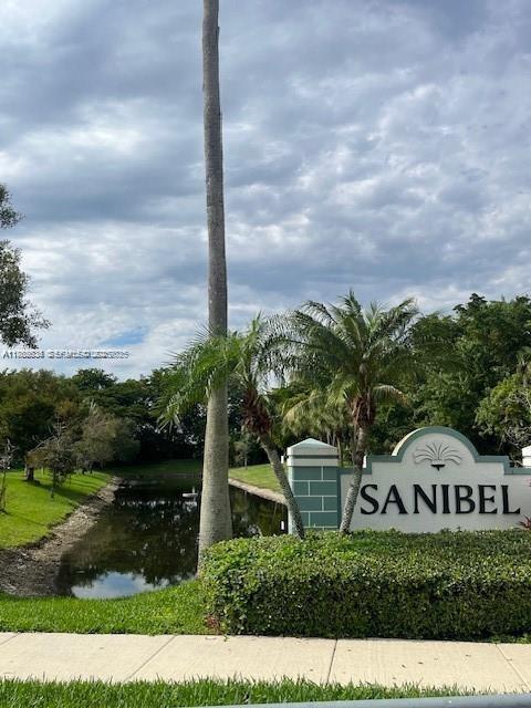 Building Photo - 8066 Sanibel Dr