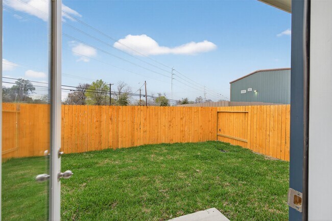 Building Photo - 9113 Highland Northern Wy