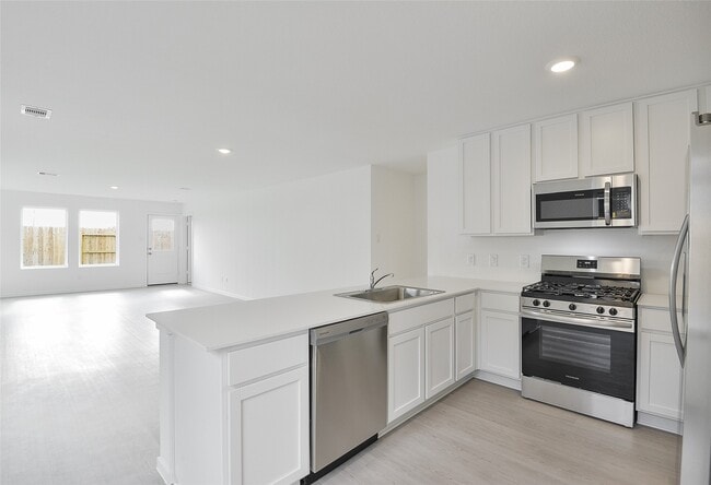 Building Photo - 16818 Great Highlands Dr