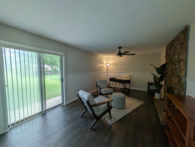Building Photo - 35 Thomas Cove