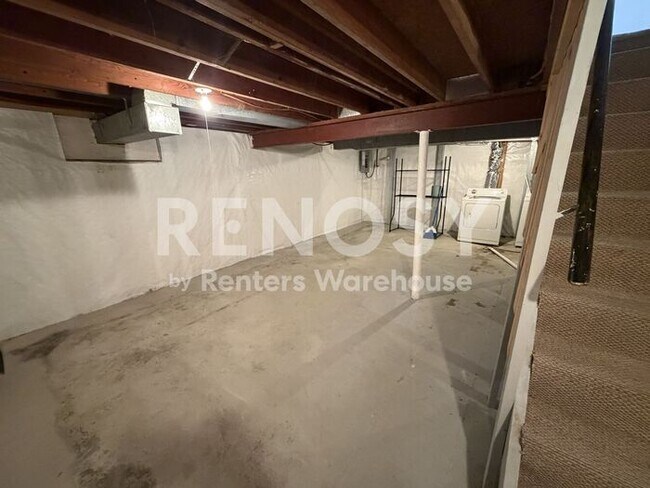 Building Photo - Availablae July 1st 4 Bedroom 2 Bath Single Family Home in Rochester