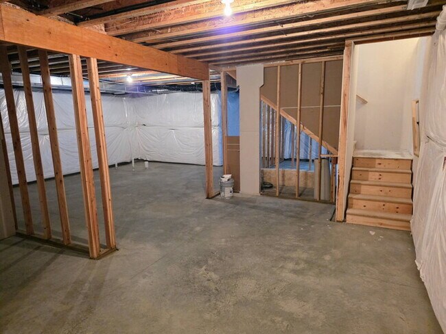 Building Photo - 5555 S Prairie View Dr