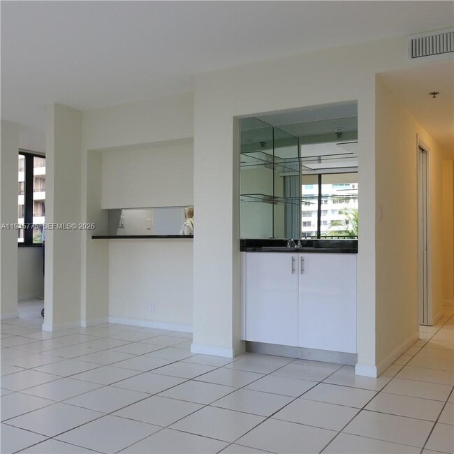 Building Photo - 251 Crandon Blvd