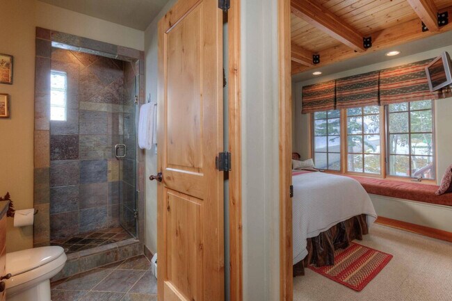 Building Photo - 7 Gambler Dr