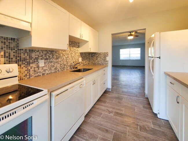 Building Photo - 4 Abbey Ln