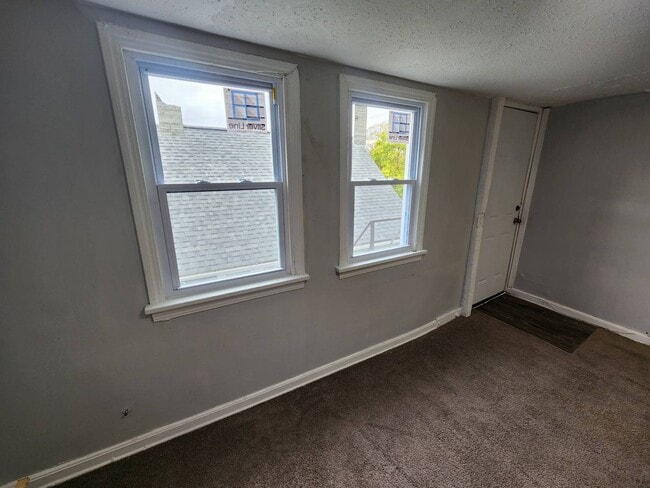 Building Photo - 3658 E 143rd St
