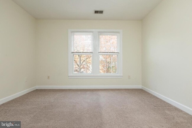 Building Photo - 14209 Floral Park Dr
