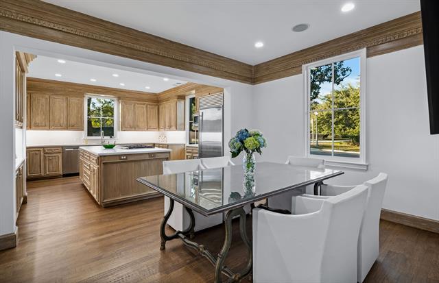 Building Photo - 1 Willow Wood Cir