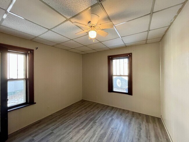 Building Photo - 619 Werle Ave