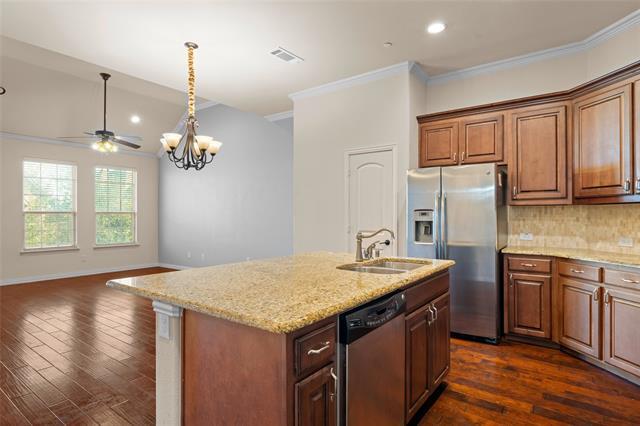 Building Photo - 6465 Naples Dr