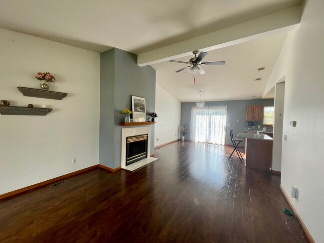Building Photo - 715 Erin Dr