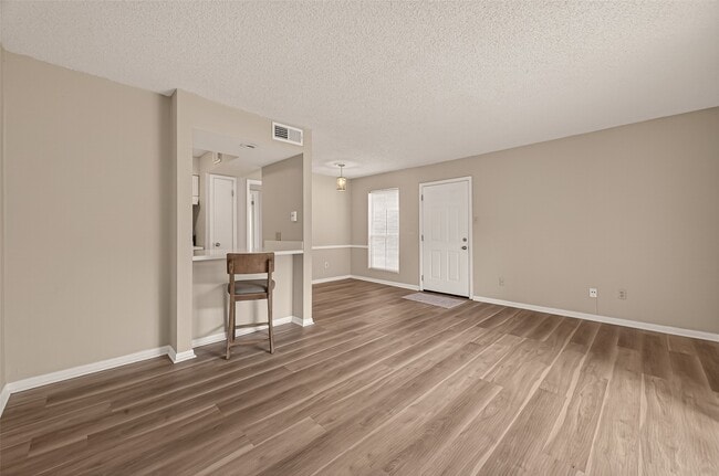 Building Photo - 1516 Bay Area Blvd