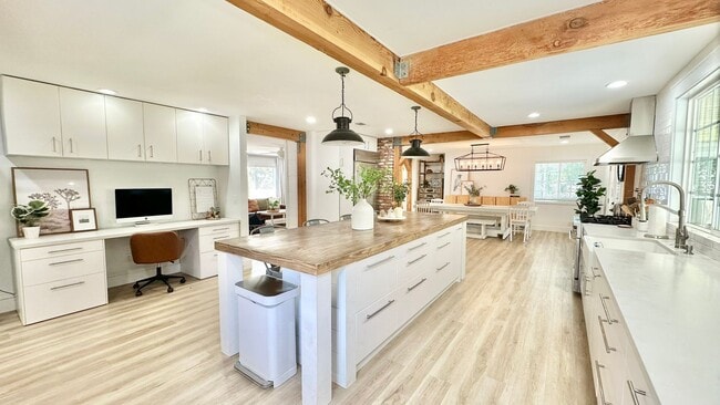 Building Photo - Beautifully Remodeled and Charming Country...