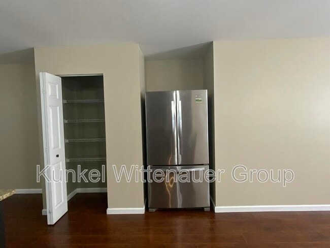Building Photo - 108 Meadowcrest Dr